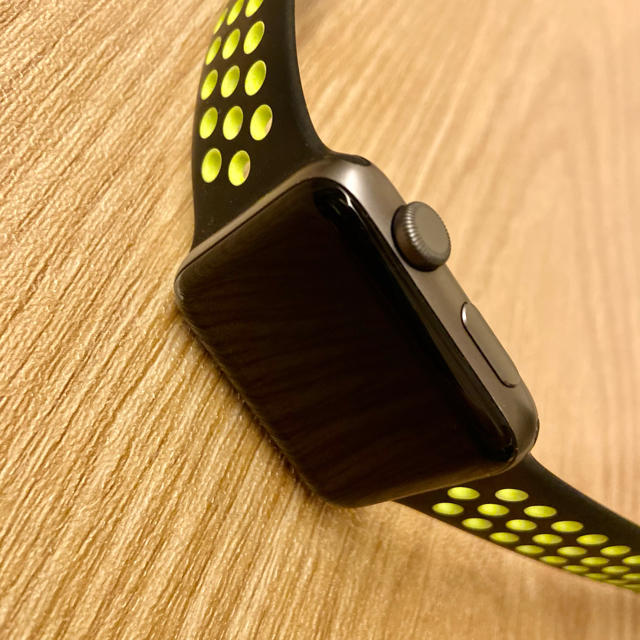 Apple Watch(アップルウォッチ)のApple Watch Series 2  Nike+ - 42mm 美品！ スマホ/家電/カメラのスマホ/家電/カメラ その他(その他)の商品写真