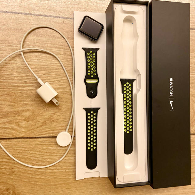 Apple Watch(アップルウォッチ)のApple Watch Series 2  Nike+ - 42mm 美品！ スマホ/家電/カメラのスマホ/家電/カメラ その他(その他)の商品写真