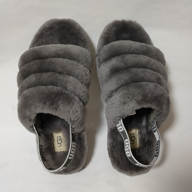 【新品/24.5cm】UGG FLUFF YEAH SLIDE ファー サンダル レディースの靴/シューズ(サンダル)の商品写真