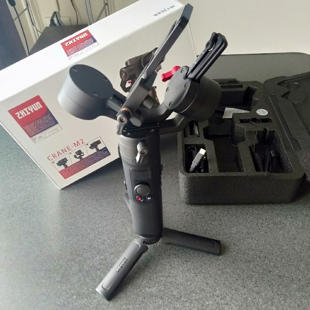 【大人気】ZHIYUN CRANE M2 美品 ミラーレス一眼も乗りますカメラ