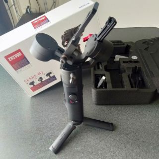 【大人気】ZHIYUN CRANE M2 美品　ミラーレス一眼も乗ります(ミラーレス一眼)