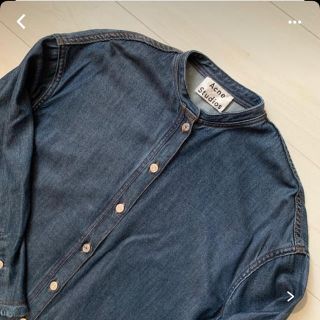 アクネ(ACNE)のacne studios　フリンジ  デニムシャツ ワンピース　32(ひざ丈ワンピース)