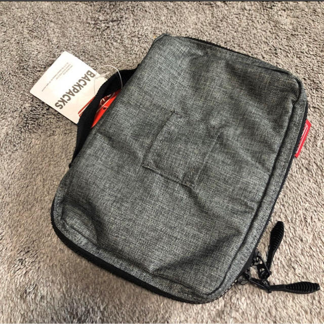 Coleman(コールマン)の《新品・未使用》Coleman ガジェットバッグ　グレイ gray スマホ/家電/カメラのスマホアクセサリー(モバイルケース/カバー)の商品写真