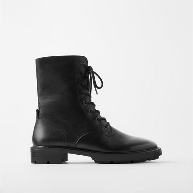 ZARA - フラットレザーショートブーツの通販 by み|ザラならラクマ ZARA - フラットレザーショートブーツの通販 by み|ザラならラクマ