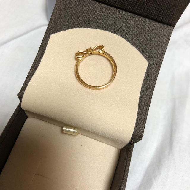 18金ゴールド★avaronリボンリング8号 レディースのアクセサリー(リング(指輪))の商品写真