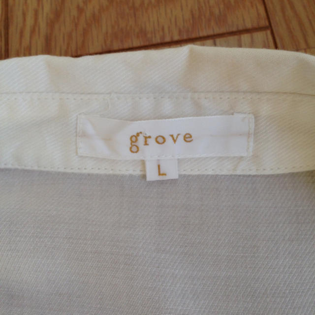 grove(グローブ)のgrove 白シャツ とろみ スキッパー レディースのトップス(シャツ/ブラウス(長袖/七分))の商品写真