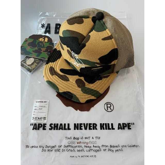 A BATHING APE(アベイシングエイプ)のOVO x BAPE 1ST CAMO MESH CAP（ピンバッジ付き） メンズの帽子(キャップ)の商品写真