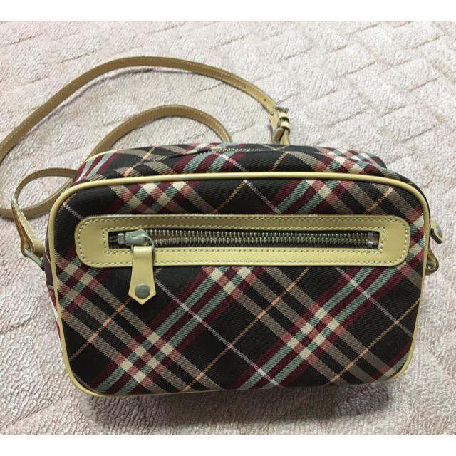 BURBERRY BLUE LABEL(バーバリーブルーレーベル)のバーバリーブルーレーベル　ショルダーバッグ　BURBERRY レディースのバッグ(ショルダーバッグ)の商品写真