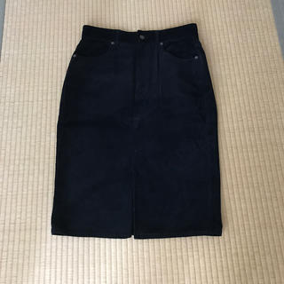ジーユー(GU)の黒のコーディロイタイトスカート(ひざ丈スカート)