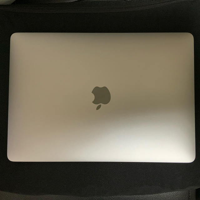 Macbook Air 2020 core i3 8GB 256GB