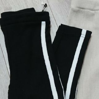 フタフタ(futafuta)のニコニコ1014様専用☆ライン入りレギンス+UNIQLOフリルパンツ(パンツ/スパッツ)