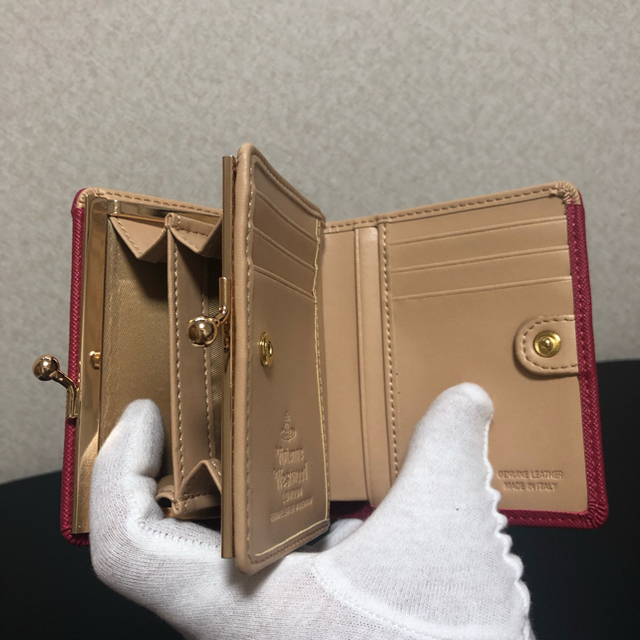 Vivienne Westwood(ヴィヴィアンウエストウッド)のvivianwestwood ヴィヴィアンウエストウッド　二つ折財布　ピンク レディースのファッション小物(財布)の商品写真