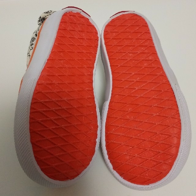 VANS(ヴァンズ)のVANS くまのプーさん スリッポン14cm  新品 キッズ/ベビー/マタニティのベビー靴/シューズ(~14cm)(スリッポン)の商品写真