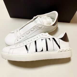 ヴァレンティノ(VALENTINO)の新品未使用！送料込み★VALENTINO★ロックスタッズ オープンスニーカー(スニーカー)