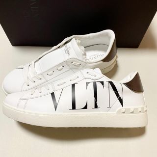 ヴァレンティノ(VALENTINO)の新品未使用！送料込み★VALENTINO★ロックスタッズ オープンスニーカー(スニーカー)