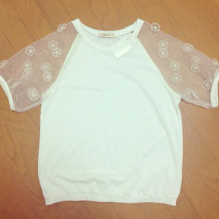ミーア(MIIA)の3Dフラワープルトップス(Tシャツ(半袖/袖なし))