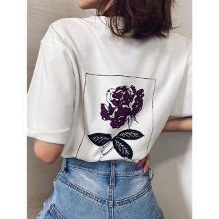 ムルーア(MURUA)の【MURUA×山代エンナ】バックプリントTシャツ(Tシャツ(半袖/袖なし))