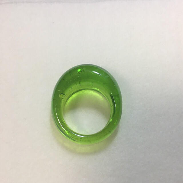 指輪　ガラス　グリーン レディースのアクセサリー(リング(指輪))の商品写真