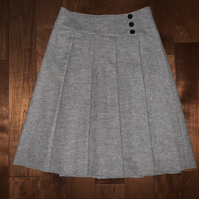 UNTITLED(アンタイトル)のミル様　値下げ　アンタイトル　ウールスカート レディースのスカート(ひざ丈スカート)の商品写真