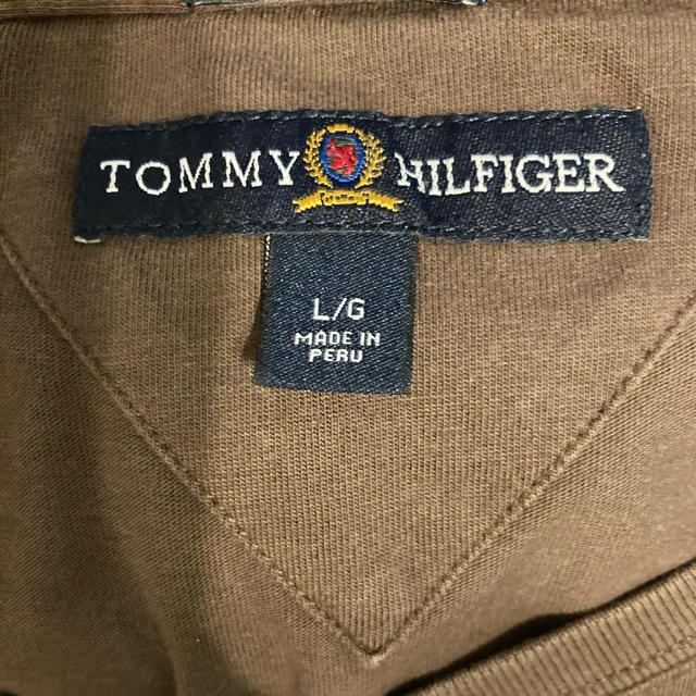 TOMMY HILFIGER(トミーヒルフィガー)のTOMMY HILFIGER Tシャツ　古着　リメイク レディースのトップス(Tシャツ(長袖/七分))の商品写真