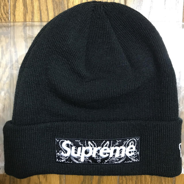 Supreme(シュプリーム)の黒 Supreme Bandana BOX LOGO Beanie ビーニー メンズの帽子(ニット帽/ビーニー)の商品写真