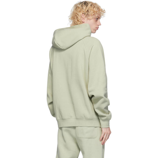 FEAR OF GOD(フィアオブゴッド)の【新品】2020新作 fog Essentials フーディ Mサイズ メンズのトップス(パーカー)の商品写真