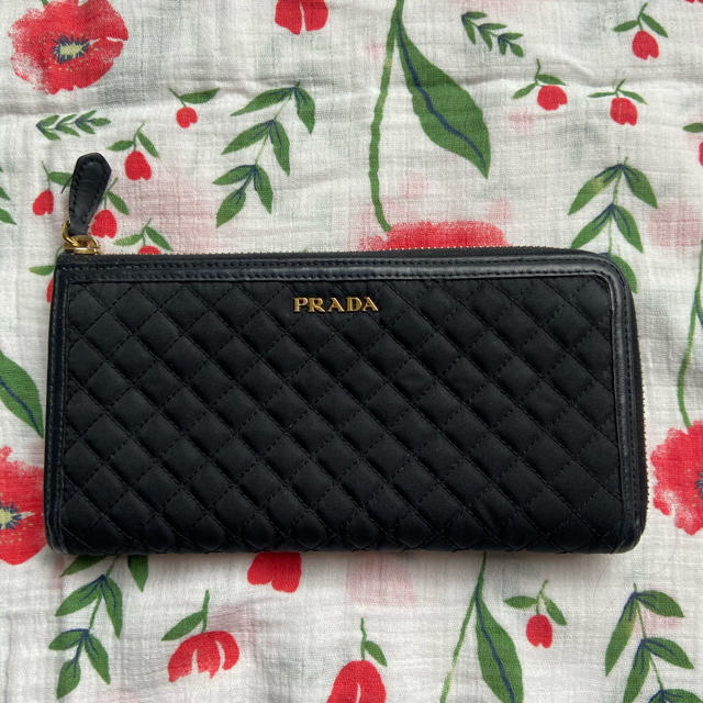 Prada 財布