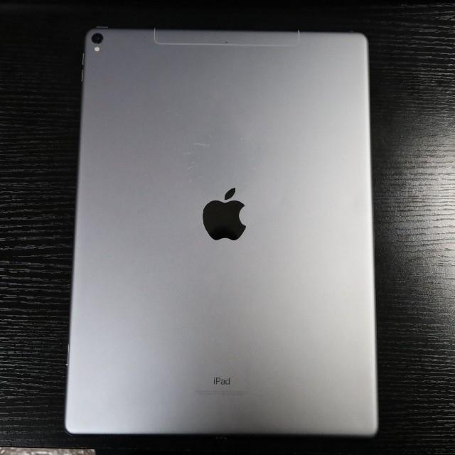 Apple(アップル)のiPad Pro 12.9インチ 64GB Cellular スマホ/家電/カメラのPC/タブレット(タブレット)の商品写真