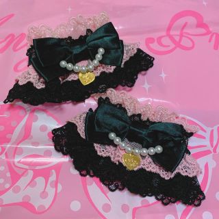 アンジェリックプリティー(Angelic Pretty)のAngelic pretty お袖とめ　黒ピンク　パール・チャーム付き(ブレスレット/バングル)