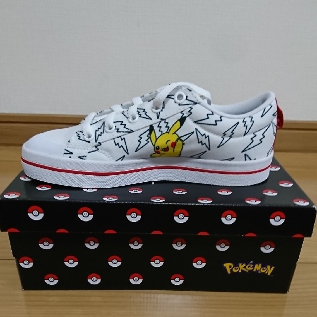 adidas ポケモン ピカチュウ コラボ スニーカー 22.5cm | フリマアプリ ラクマ