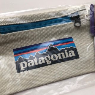 パタゴニア(patagonia)のパタゴニア P-6 ロゴ スモールジッパードポーチ Patagonia(その他)