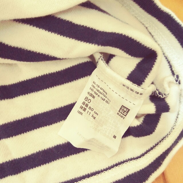 UNIQLO(ユニクロ)の８０サイズ　ボーダー柄シャツ　UNIQLO　紺白　美品 キッズ/ベビー/マタニティのベビー服(~85cm)(シャツ/カットソー)の商品写真