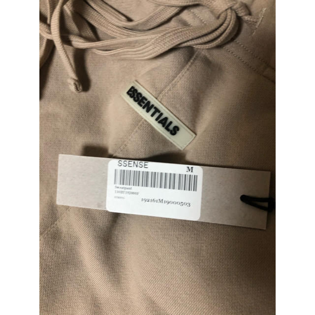 【新品本物】サイズM ESSENTIALS fear of god スウェット