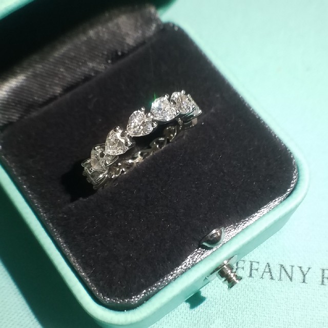 7号 sonaダイヤモンド ハートフルエタニティ 人工ダイヤ モアサナイト レディースのアクセサリー(リング(指輪))の商品写真