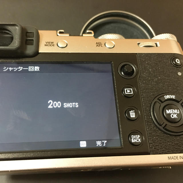 富士フイルム(フジフイルム)のfujifilm x100f silver スマホ/家電/カメラのカメラ(コンパクトデジタルカメラ)の商品写真