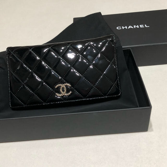 CHANEL 長財布　エナメル　ブラック