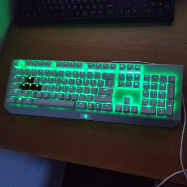 Razer BlackWidow X Chroma Mercury Editio スマホ/家電/カメラのPC/タブレット(PC周辺機器)の商品写真