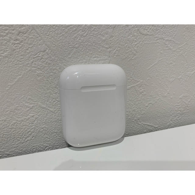 Apple(アップル)のApple airpods 第一世代 ※充電ケース スマホ/家電/カメラのオーディオ機器(ヘッドフォン/イヤフォン)の商品写真