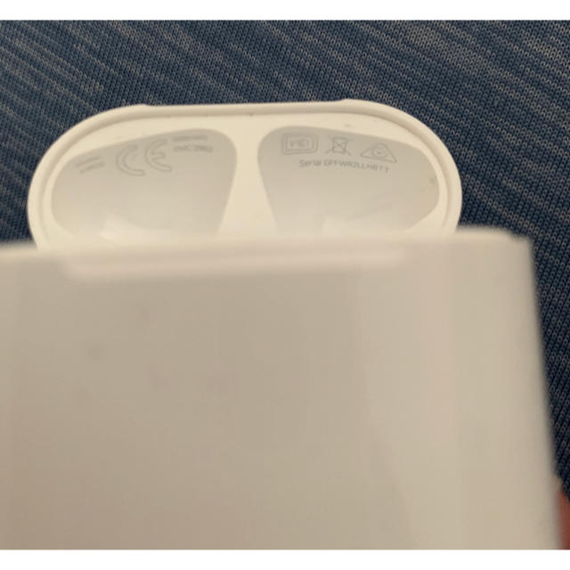 Apple(アップル)のApple airpods 第一世代 ※充電ケース スマホ/家電/カメラのオーディオ機器(ヘッドフォン/イヤフォン)の商品写真