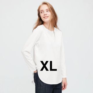 ユニクロ(UNIQLO)の2枚セット　ユニクロ　コットンロングテールシャツ　XL (Tシャツ(長袖/七分))