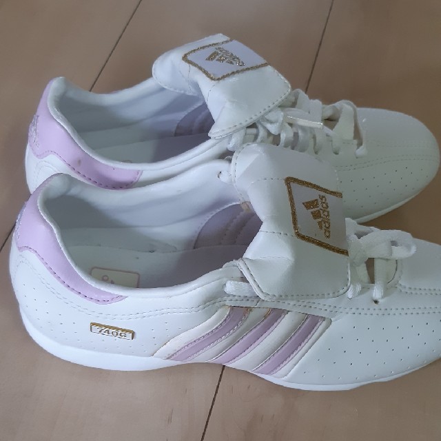 adidas(アディダス)のadidas　スニーカー レディースの靴/シューズ(その他)の商品写真