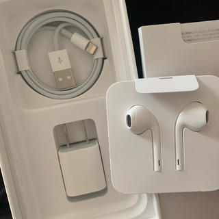 アップル(Apple)のApple純正イヤホン、充電セット(ヘッドフォン/イヤフォン)