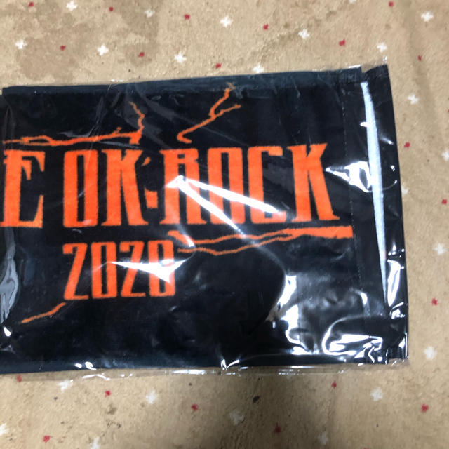 ONE OK ROCK(ワンオクロック)のONE OK ROCK ワンオク 2020FIELD OF WONDER タオル エンタメ/ホビーのタレントグッズ(ミュージシャン)の商品写真