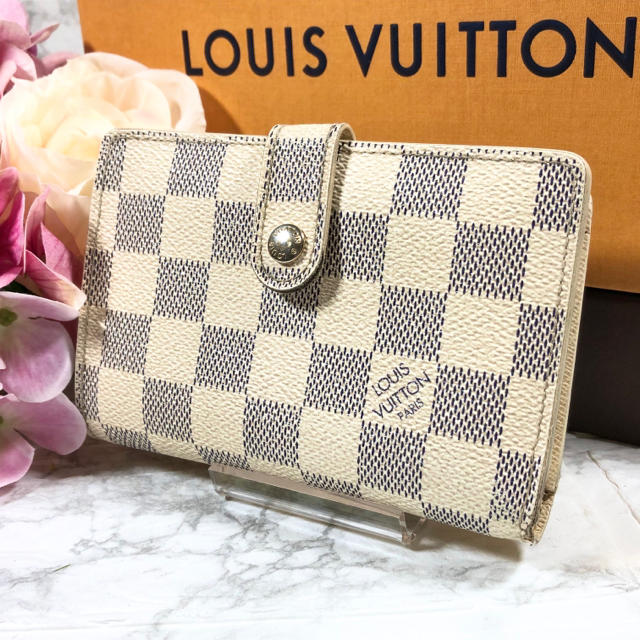 LOUIS VUITTON(ルイヴィトン)のルイヴィトン　ヴィエノワ　ダミエ　アズール　がま口　二つ折り　財布 N61676 レディースのファッション小物(財布)の商品写真