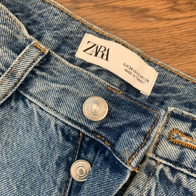 ZARA(ザラ)のZARA★ハイウエストストレートデニム34 レディースのパンツ(デニム/ジーンズ)の商品写真