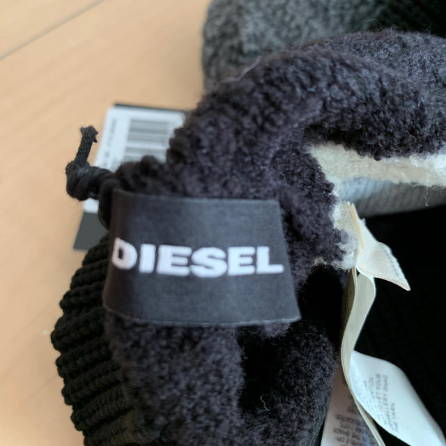 DIESEL(ディーゼル)の最終値下げ　DIESEL ニット帽子 メンズの帽子(ニット帽/ビーニー)の商品写真