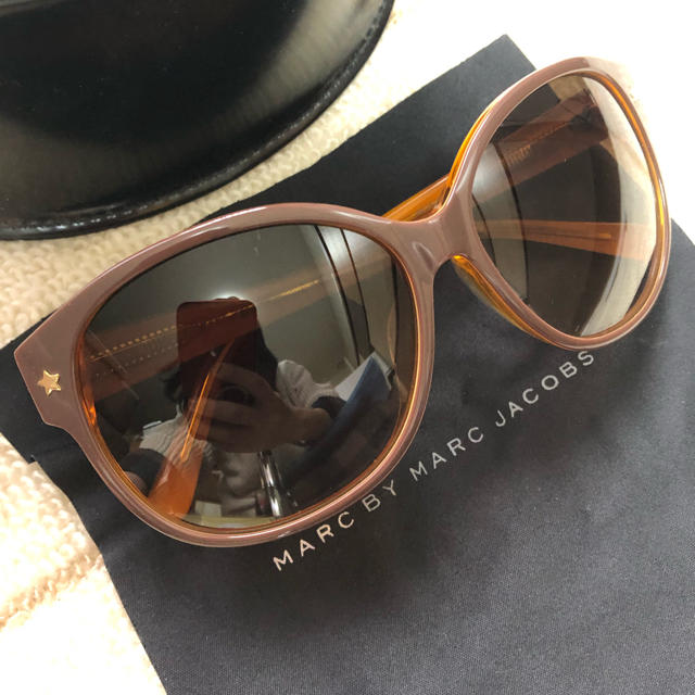 MARC BY MARC JACOBS(マークバイマークジェイコブス)のmarc by marc jacobs サングラス レディースのファッション小物(サングラス/メガネ)の商品写真