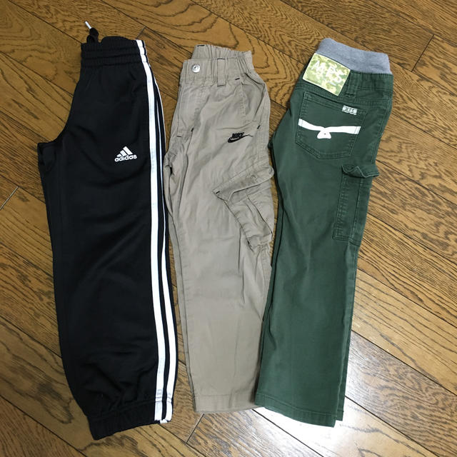 adidas(アディダス)のパンツ　110  アディダス  ナイキ　MPS ライトオン キッズ/ベビー/マタニティのキッズ服男の子用(90cm~)(パンツ/スパッツ)の商品写真