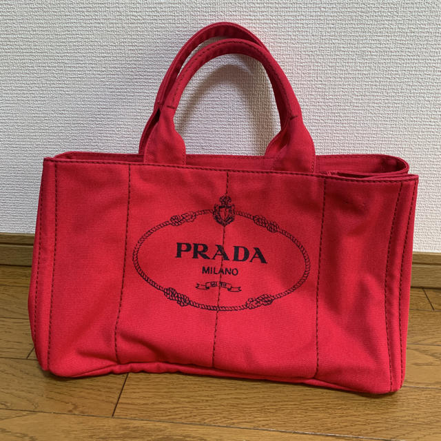 PRADA プラダ　美品　カナパM