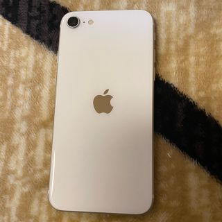 アイフォーン(iPhone)のiPhone SE 64G ホワイト第二世代(au) 本体のみ(値下げしました)(スマートフォン本体)